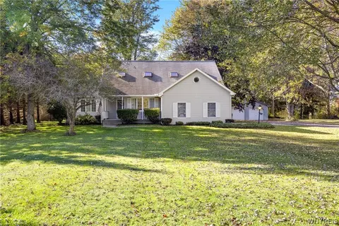 6920 Cedar St, Newstead, NY 14001