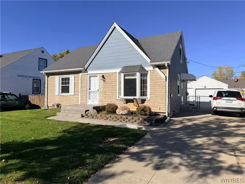 136 Cleveland Dr, Buffalo, NY 14223