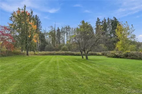 Exterior - 2246 Wethersfield Rd, Java, NY 14113 photo 6 of 10