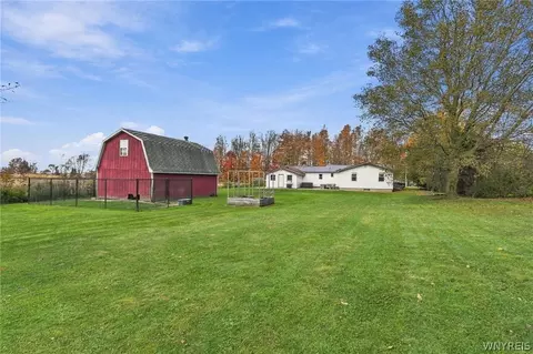Exterior - 2246 Wethersfield Rd, Java, NY 14113 photo 7 of 10