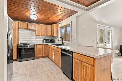 Kitchen - 2246 Wethersfield Rd, Java, NY 14113 photo 5 of 7