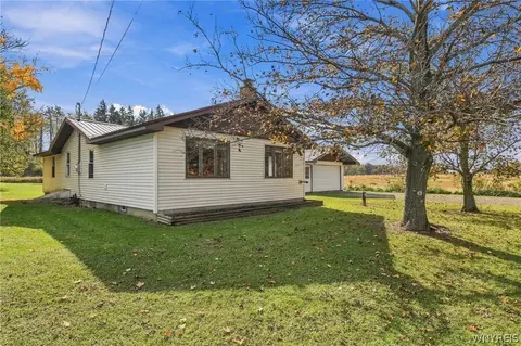 Exterior - 2246 Wethersfield Rd, Java, NY 14113 photo 3 of 10