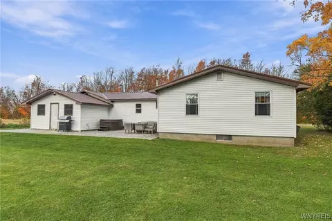Exterior - 2246 Wethersfield Rd, Java, NY 14113 photo 4 of 10