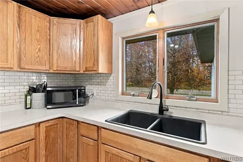 Kitchen - 2246 Wethersfield Rd, Java, NY 14113 photo 4 of 7