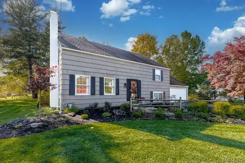 8927 Hurlburt Ln, Clarence, NY 14031