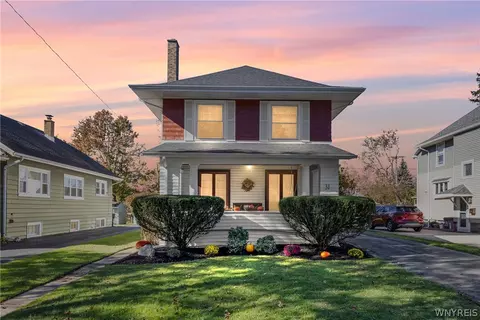 31 Park Blvd, Lancaster, NY 14086