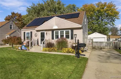 70 Murray Ter, Tonawanda, NY 14150