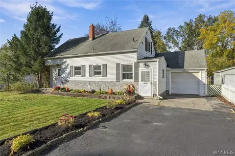 4248 Shimerville Rd, Clarence, NY 14031