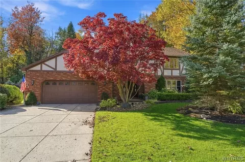 55 Roxbury Park, East Amherst, NY 14051