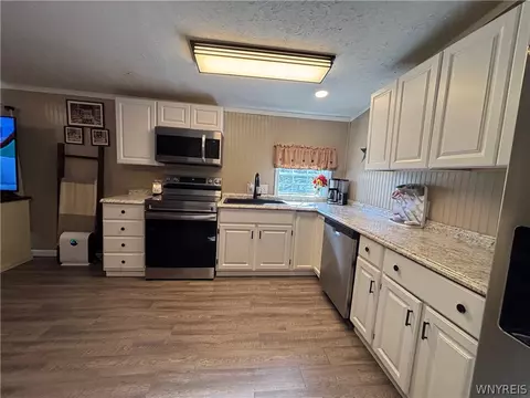 357 Grandview Dr, Arcade, NY 14009 photo 4