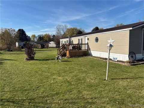 357 Grandview Dr, Arcade, NY 14009 photo 3