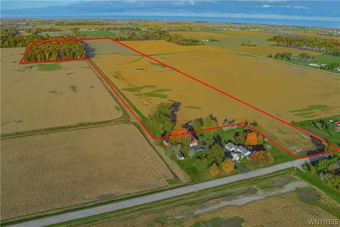 2740 Maple Rd, Wilson, NY 14172