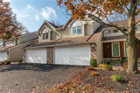 8 Northwood Dr, Depew, NY 14043
