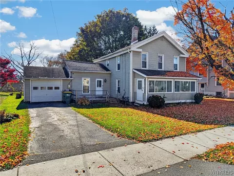 77 Lake St, Perry, NY 14530