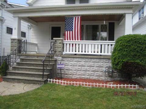 18 Domedion Ave, Buffalo, NY 14211 photo 2
