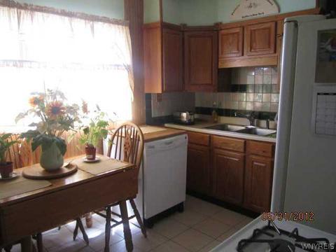 18 Domedion Ave, Buffalo, NY 14211 photo 8
