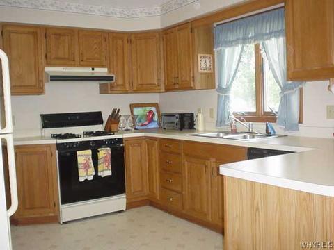 5822 Fisk Rd, Pendleton, NY 14094 photo 3