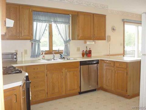 5822 Fisk Rd, Pendleton, NY 14094 photo 4