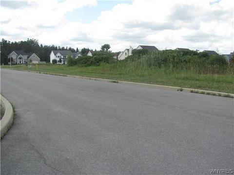 8 Joseph Dr, Lancaster, NY 14086 photo 1