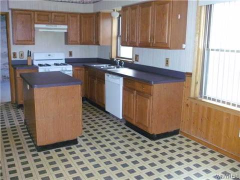 5500 Oakwood Dr, Pendleton, NY 14120 photo 7