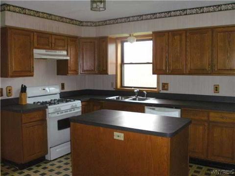 5500 Oakwood Dr, Pendleton, NY 14120 photo 5