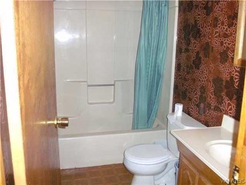 5500 Oakwood Dr, Pendleton, NY 14120 photo 13