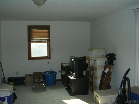 6633 Wayne Dr, Evans, NY 14047 photo 9