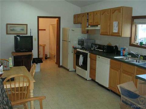 6633 Wayne Dr, Evans, NY 14047 photo 5