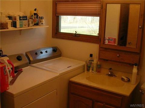 6633 Wayne Dr, Evans, NY 14047 photo 11