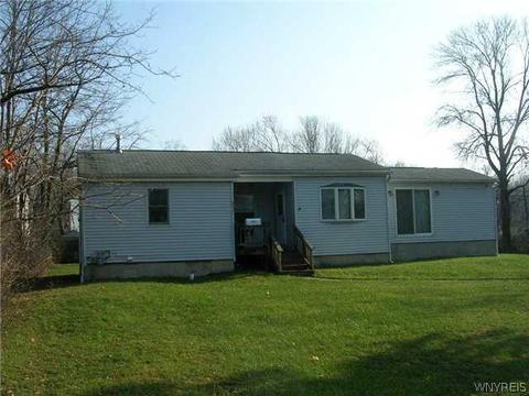 6633 Wayne Dr, Evans, NY 14047 photo 2
