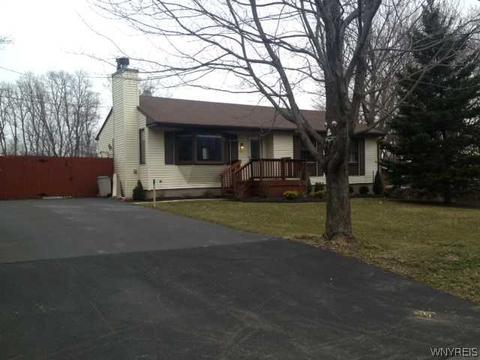 150 Potomac Ave, Evans, NY 14006 photo 1