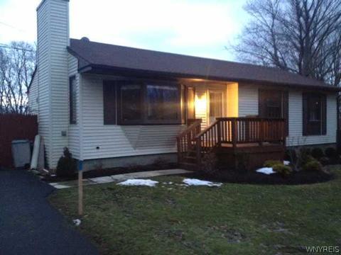 150 Potomac Ave, Evans, NY 14006 photo 2