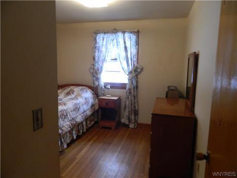 19 Allen St, Evans, NY 14006 photo 11