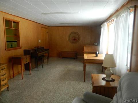 19 Allen St, Evans, NY 14006 photo 4