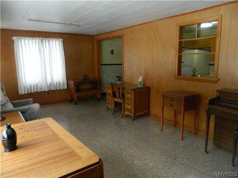 19 Allen St, Evans, NY 14006 photo 5