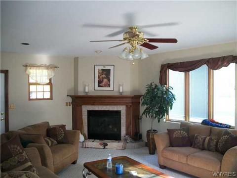 5314 Oakwood Dr, Pendleton, NY 14120 photo 4