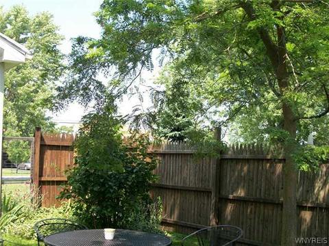 5314 Oakwood Dr, Pendleton, NY 14120 photo 3