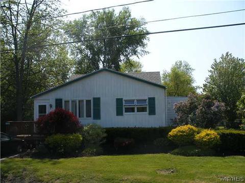 6816 Wayne Dr, Evans, NY 14047 photo 1