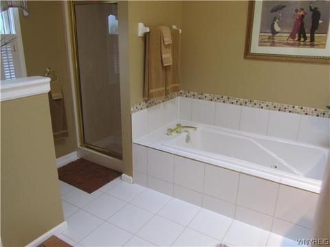 15 Hampton Ct, Lancaster, NY 14086 photo 19