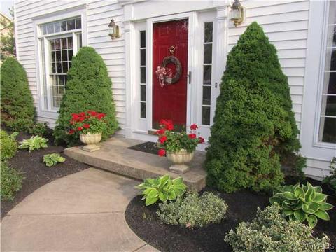 15 Hampton Ct, Lancaster, NY 14086 photo 2
