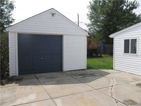 320 Wrexham Ct N, Tonawanda, NY 14150 photo 15