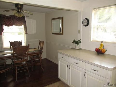 320 Wrexham Ct N, Tonawanda, NY 14150 photo 3