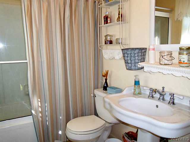  7000 Townline Rd, Wheatfield, NY 14120 photo 17