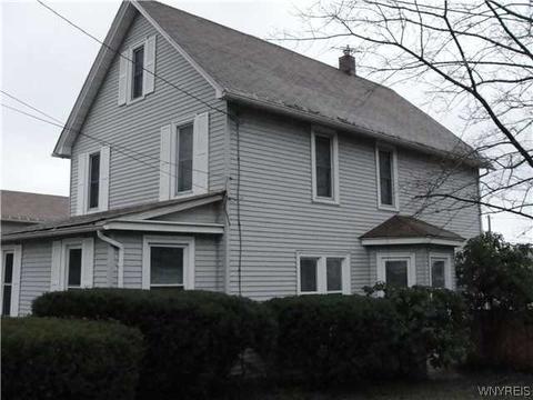 49 High St, Evans, NY 14006 photo 2
