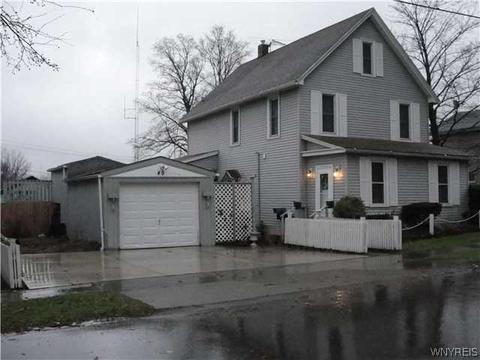 49 High St, Evans, NY 14006 photo 1