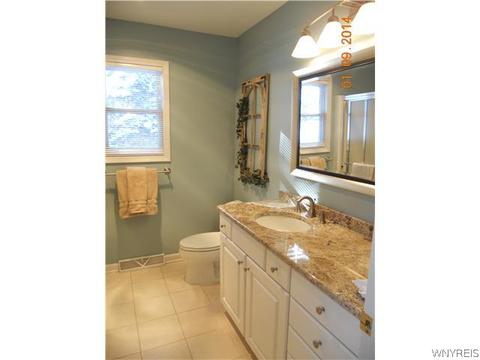 70 Blacksmith Dr, East Amherst, NY 14051 photo 16