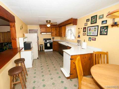 6859 Townline Rd, Pendleton, NY 14120 photo 3