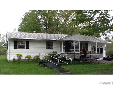 21 Sunset Blvd, Evans, NY 14006 photo 1