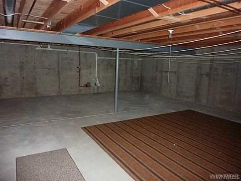 19 Hedge Ln, Lancaster, NY 14086 photo 8