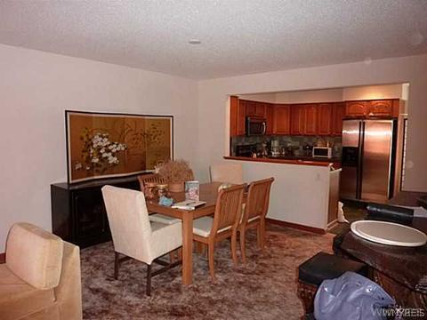 19 Hedge Ln, Lancaster, NY 14086 photo 3